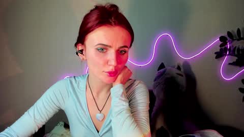Nicky Weekends online show from December 9, 3:18 am