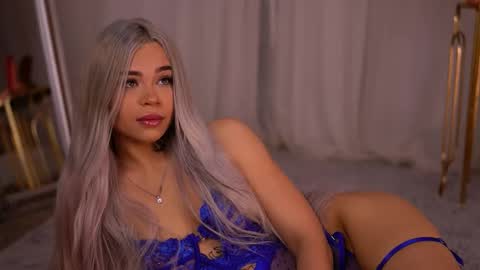 Snapshot of nickybennz chatting on October 24, 6:04 pm Nicky online show from October 24, 6:04 pm