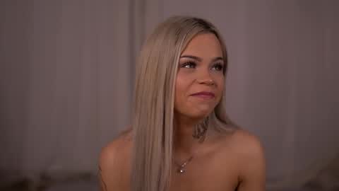 Snapshot of nickybennz chatting on October 3, 6:02 pm Nicky online show from October 3, 6:02 pm