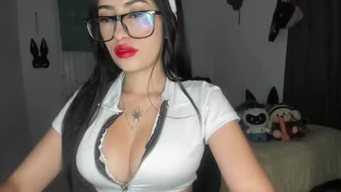 Nicolle online show from January 10, 3:07 am