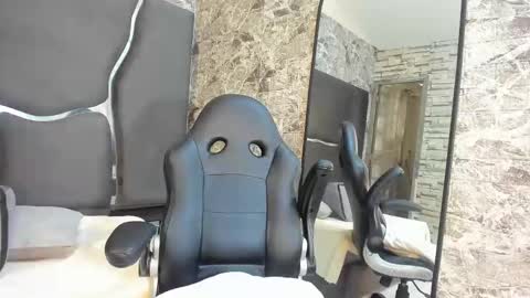 nico_mahecha online show from October 21, 9:52 pm