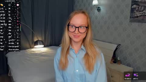 Nicoletta online show from October 15, 5:26 pm