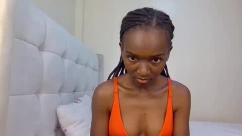 nicole161117 online show from April 14, 9:04 pm