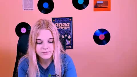 nicole_bright online show from July 9, 9:22 am