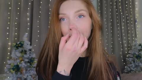 Snapshot of nicole_broown chatting on December 15, 8:47 pm Nicole online show from December 15, 8:47 pm