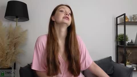 Snapshot of nicole_broown chatting on September 16, 1:19 pm Nicole online show from September 16, 1:19 pm