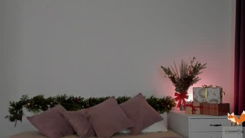 Snapshot of nicole_broown chatting on December 23, 9:18 pm Nicole online show from December 23, 9:18 pm