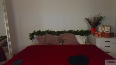Snapshot of nicole_broown chatting on December 20, 9:17 pm Nicole online show from December 20, 9:17 pm