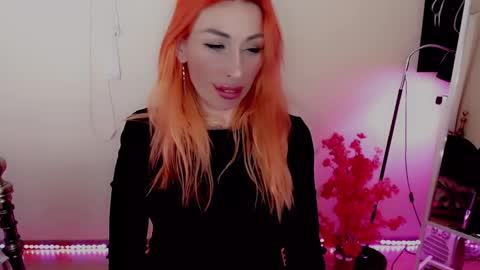 Snapshot of nicole_g0ld_ chatting on December 6, 12:34 am Nicole online show from December 6, 12:34 am