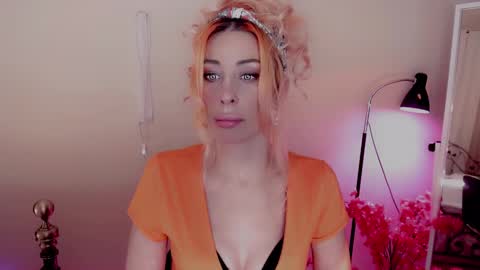 Snapshot of nicole_g0ld_ chatting on January 16, 11:16 pm Nicole online show from January 16, 11:16 pm