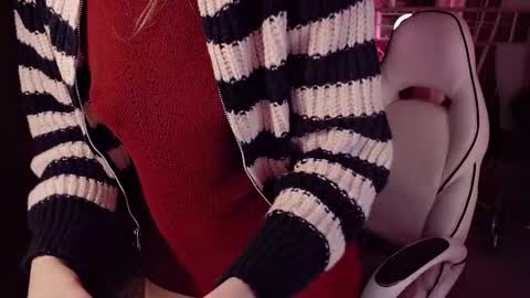 Nicole online show from March 9, 7:55 am