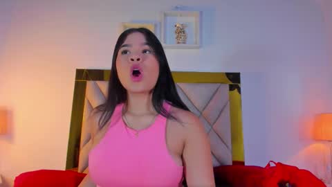 nicole_grace0 online show from October 24, 12:12 pm