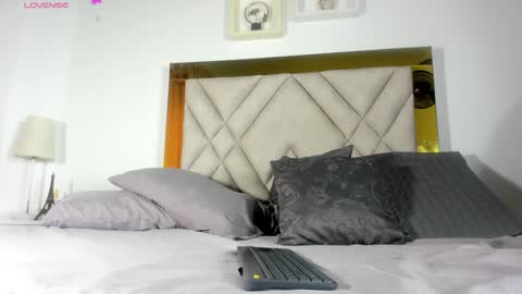 nicole_grace0 online show from January 29, 12:02 pm