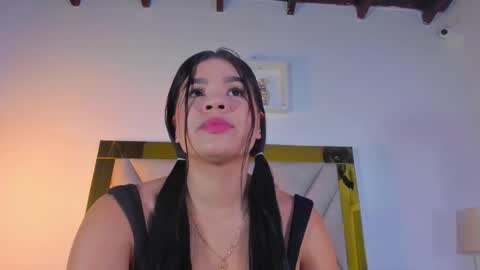 nicole_grace0 online show from October 21, 12:09 pm