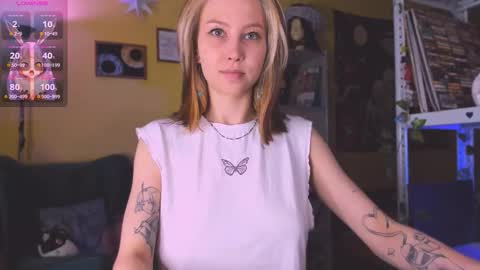 Snapshot of nicole_matt chatting on October 4, 11:20 pm Nicole online show from October 4, 11:20 pm