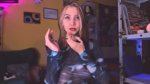 Snapshot of nicole_matt chatting on October 15, 2:47 am Nicole online show from October 15, 2:47 am