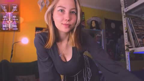 Snapshot of nicole_matt chatting on October 16, 2:47 am Nicole online show from October 16, 2:47 am