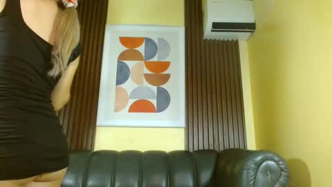 Nicole Ramires online show from March 22, 5:41 pm