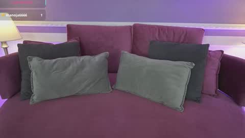 Snapshot of nicolecrawft chatting on October 9, 8:13 pm Nicole Crawft online show from October 9, 8:13 pm