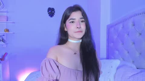 N I C O L E online show from March 4, 1:49 pm