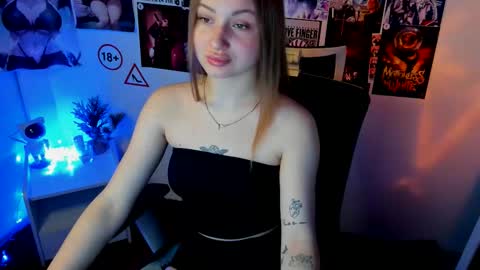 Nicole online show from October 12, 6:49 am