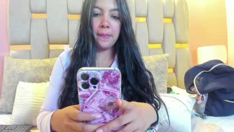 nicolee_fisherr online show from April 10, 6:30 am