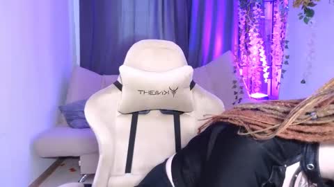 Nicole online show from March 5, 6:01 am