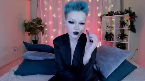 Nicole online show from December 22, 8:47 pm