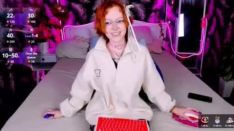 Nicole online show from September 25, 8:28 pm