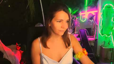 nicolehits online show from November 30, 9:46 am