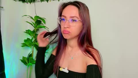 nicoleirisxxx online show from April 2, 5:16 am