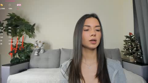 Snapshot of nicoleluuv chatting on December 26, 1:10 pm Dua Lipa online show from December 26, 1:10 pm