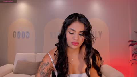 Nicole Sanz online show from January 10, 11:00 am