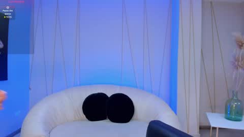Nicole Sanz online show from December 23, 11:25 am