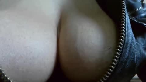 NICOL-JARAMILLO online show from March 3, 7:09 pm