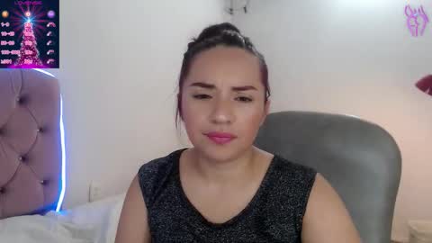 nicoll  online show from December 18, 3:06 pm