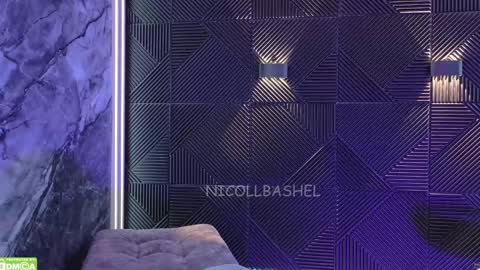 Nicoll  Independent model online show from January 22, 11:01 am