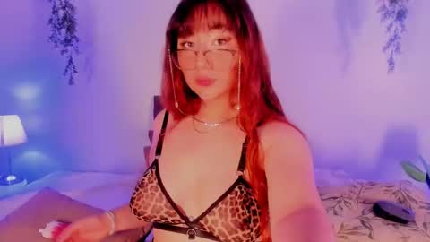 nicolle_evanss_ online show from October 15, 4:59 am
