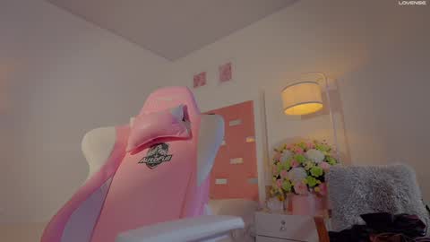 Snapshot of nicolle_mitchelle chatting on November 1, 1:48 pm NEW instagram nicollemitchelle online show from November 1, 1:48 pm