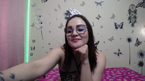 Snapshot of nicolle_sky chatting on September 12, 6:59 pm nicolle_sky online show from September 12, 6:59 pm