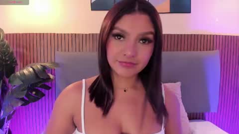 NICOLLE EVANS online show from July 10, 12:16 pm