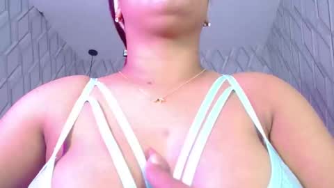 Nicolle Miley online show from February 20, 2:40 am