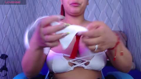 Nicolle Miley online show from December 3, 1:28 am