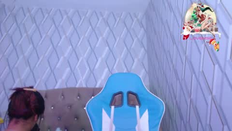 Nicolle Miley online show from December 20, 11:21 am