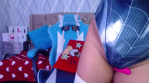 Nicolle Miley online show from December 22, 5:12 am