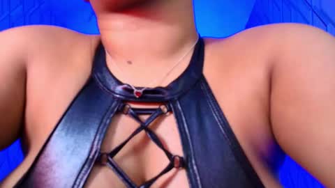 Nicolle Miley online show from November 28, 4:15 am