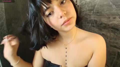 Snapshot of nicolross_ chatting on February 26, 1:32 pm NicolRoss online show from February 26, 1:32 pm