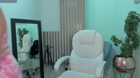 Snapshot of nicolross_ chatting on January 3, 4:48 pm NicolRoss online show from January 3, 4:48 pm