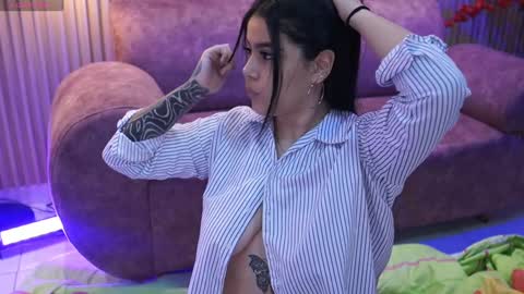 nicooroobin online show from January 26, 3:14 pm