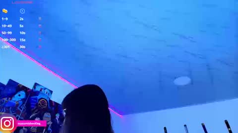 Snapshot of nicorobinn chatting on September 10, 12:10 am Lizzie online show from September 10, 12:10 am